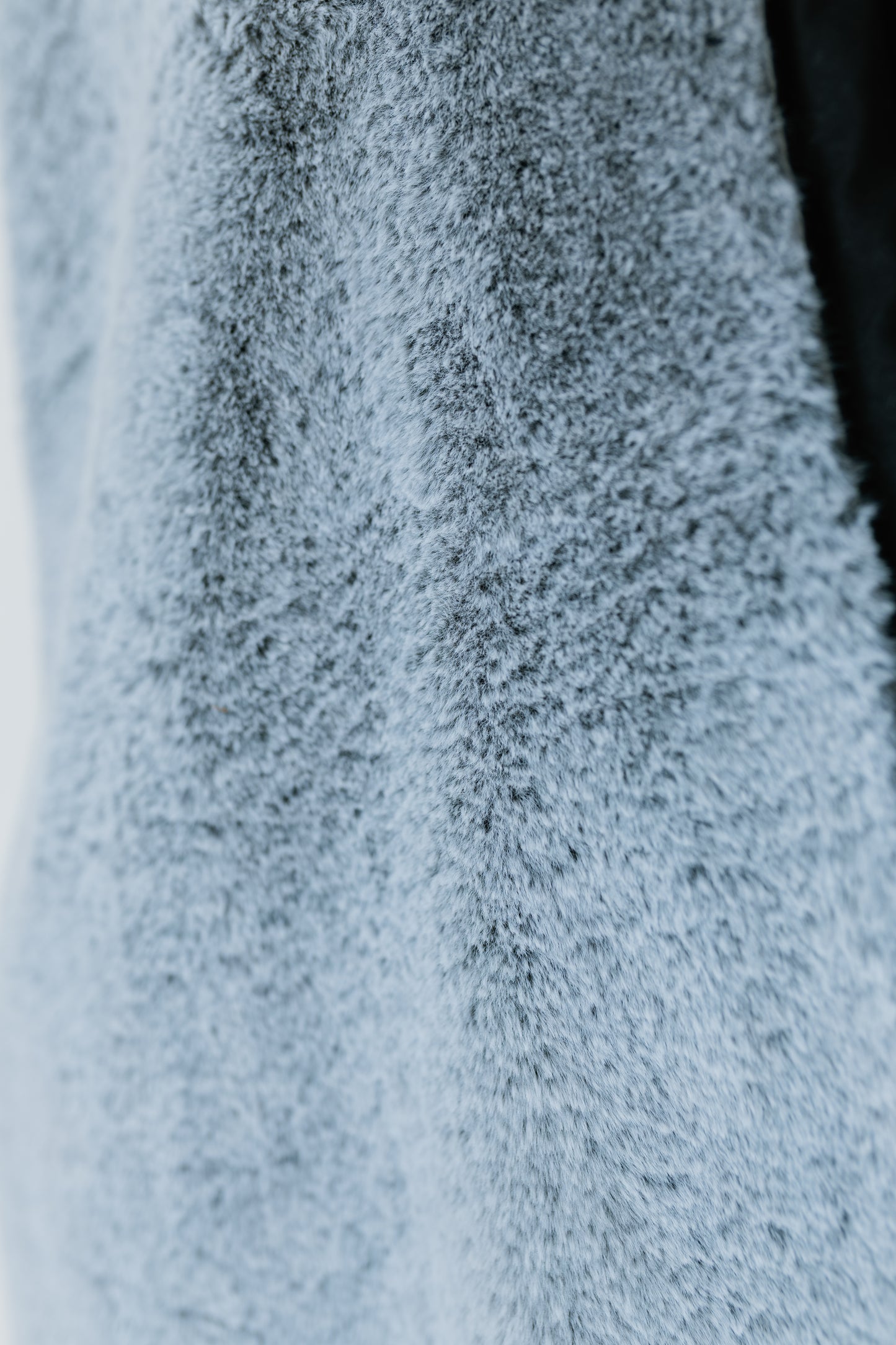 PLATINUM CLOUD ~ Thick LUXE Blanket-Lined Chemical Salon Cape