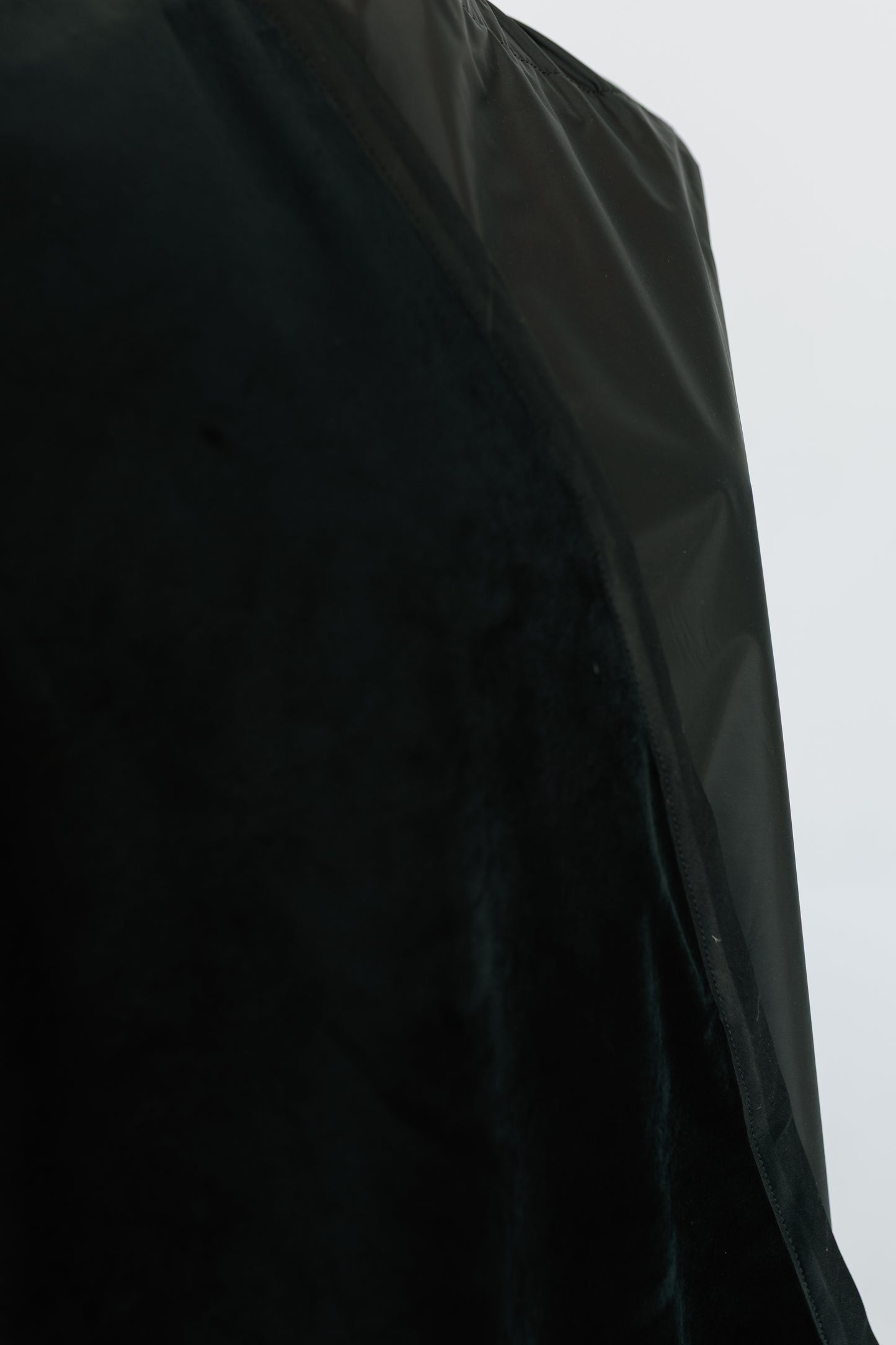 ONYX ~ Luxe Rich Black Blanket-Lined Chemical Salon Cape