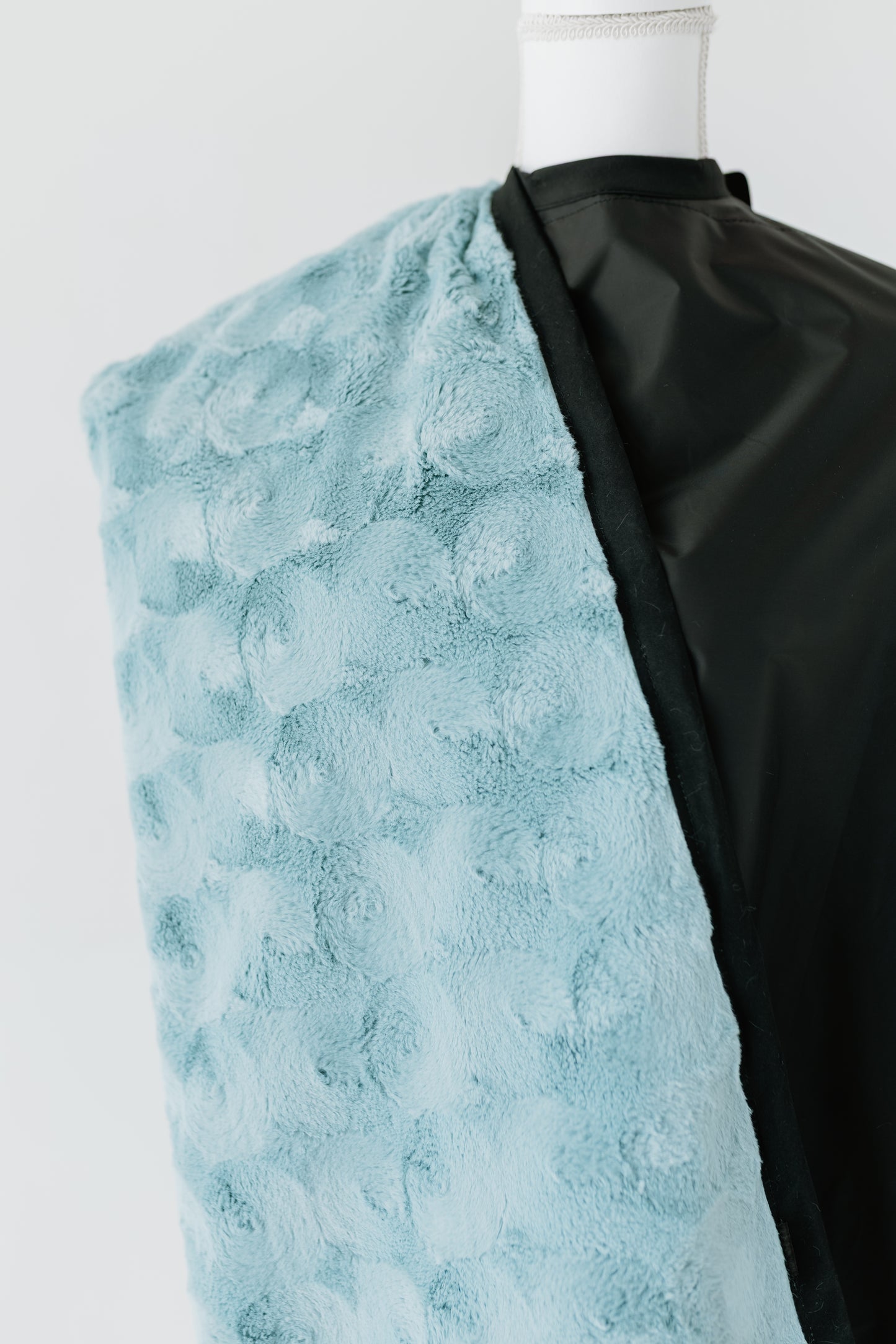CAMERON~ Luxe Seafoam Pattern Blanket-Lined Chemical Salon Cape ( Sold Out - New Drop Early Mar)