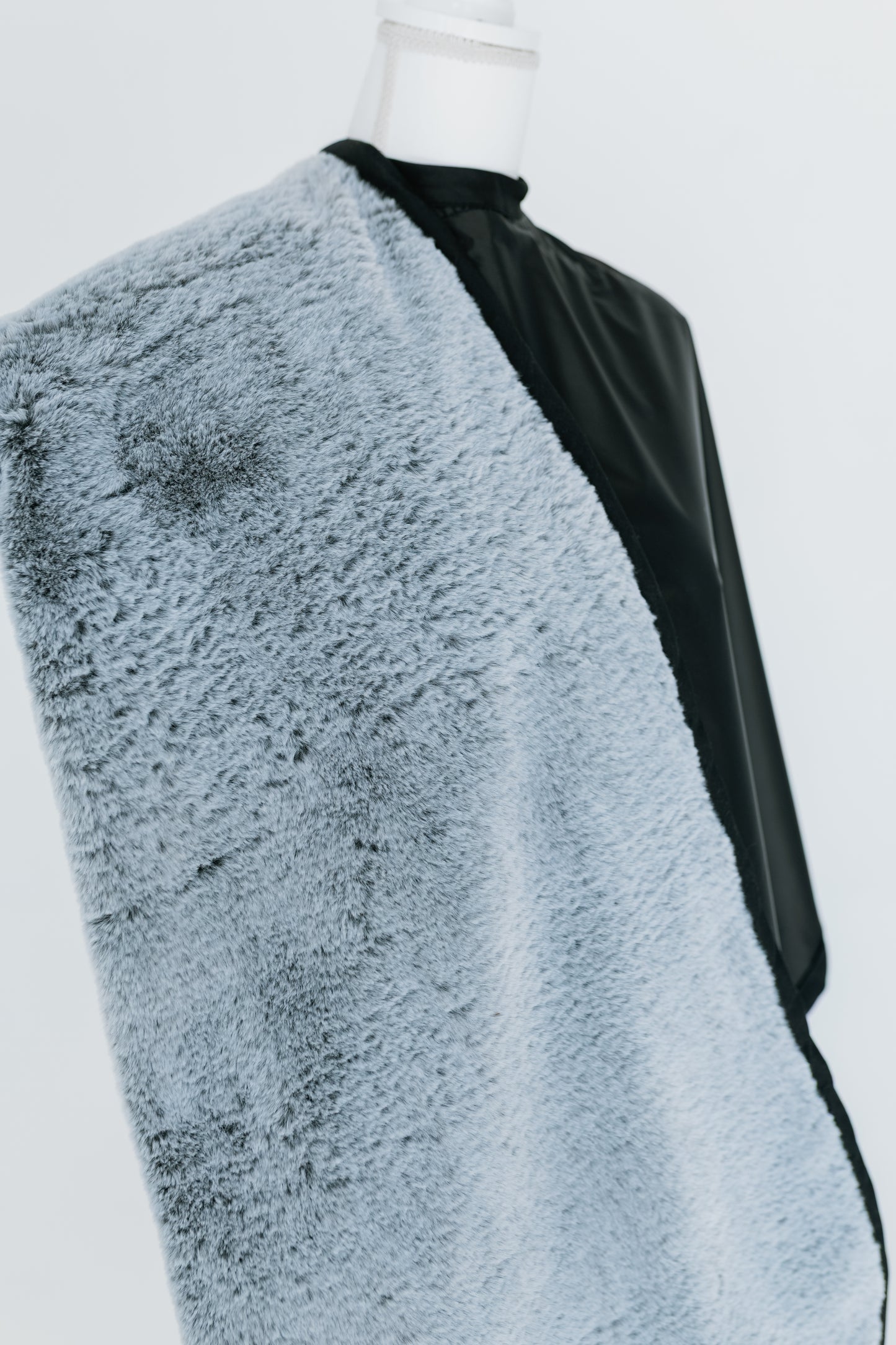PLATINUM CLOUD ~ Thick LUXE Blanket-Lined Chemical Salon Cape